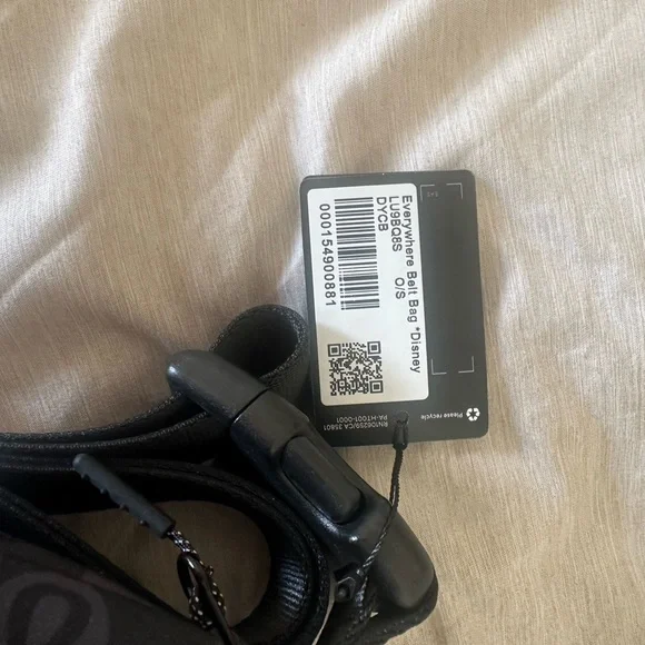 lululemon athletica Disney NWT Belt Bag black and grey - Picture 3 of 6